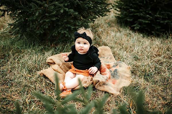 Family photos at Windblown Tree Plantation